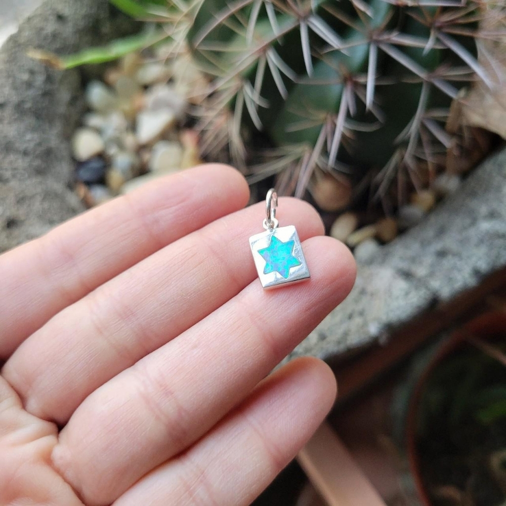 New Handmade Dainty Solid 925 Sterling Silver Star of David Blue Tiny Charm - Picture 4 of 7